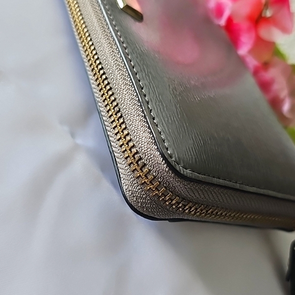 Kate Spade  Patent Leather Haregrey Neda Bixby Place Zip Around Accordion Wallet - Picture 4 of 10